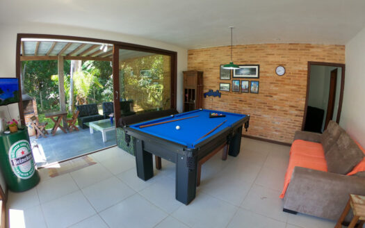 Casa p/ 10/12 pessoas