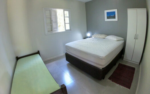 Casa p/ 10/12 pessoas