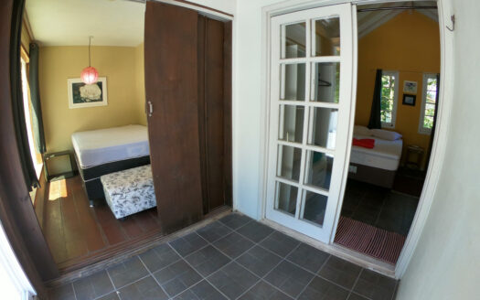 Casa p/ 10/12 pessoas