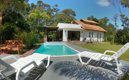 Casa p/ 10/12 pessoas