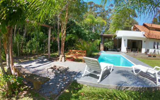 Casa p/ 10/12 pessoas